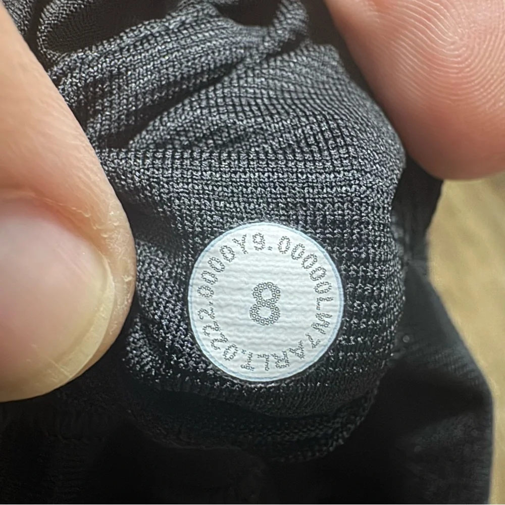 Lululemon Hotty Hot Short II *Long 4" - Picture 7 of 7